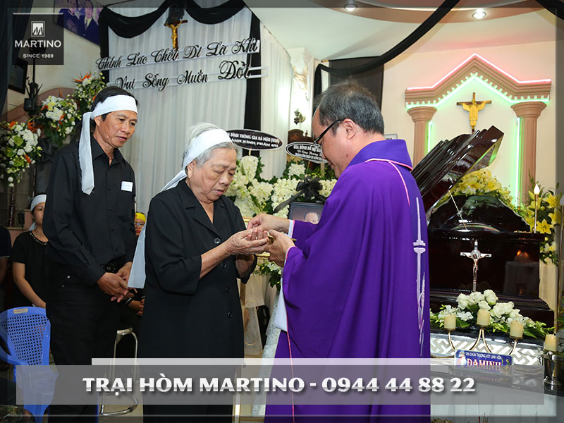 Dịch vụ tang lễ trọn gói công giáo quận Hóc Môn