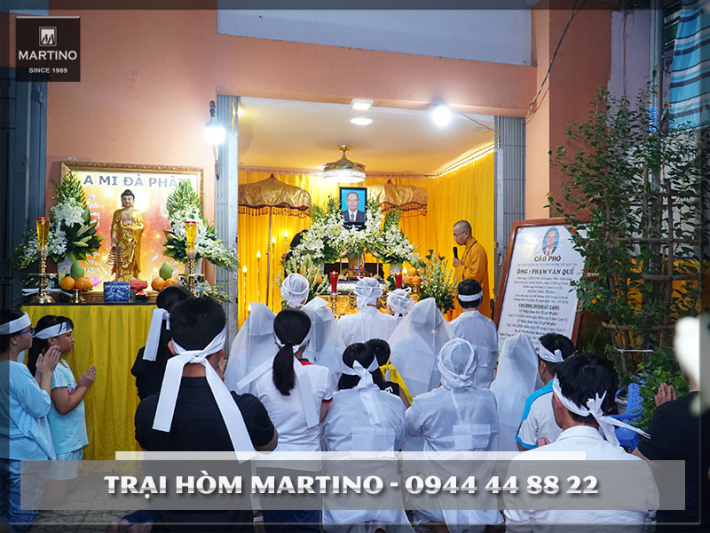 Liên hệ với trại hòm Martino qua hotline: 0944 44 88 22 Mr Tâm