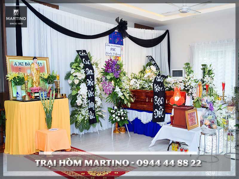Phong cách trang trí lễ tang bằng hoa do Trại Hòm Martino phục vụ
